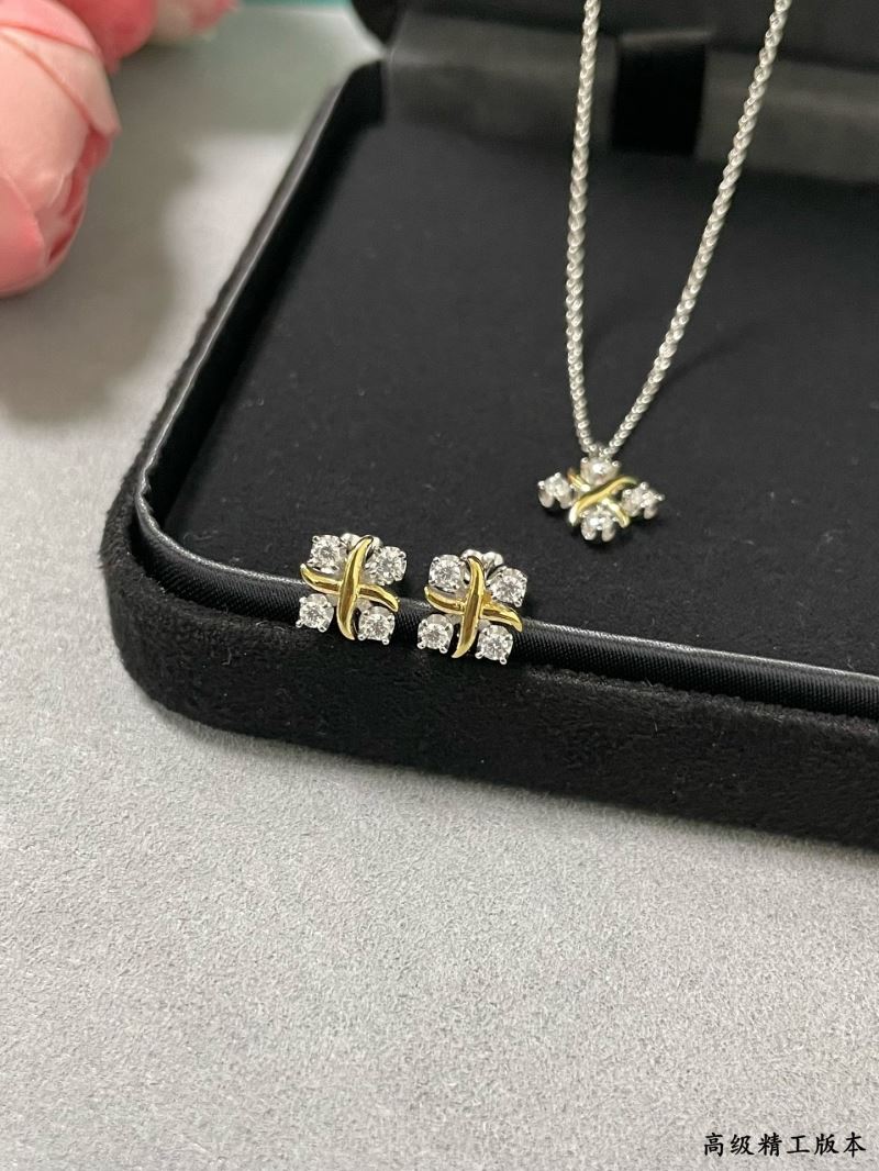 T*f*ny necklaces